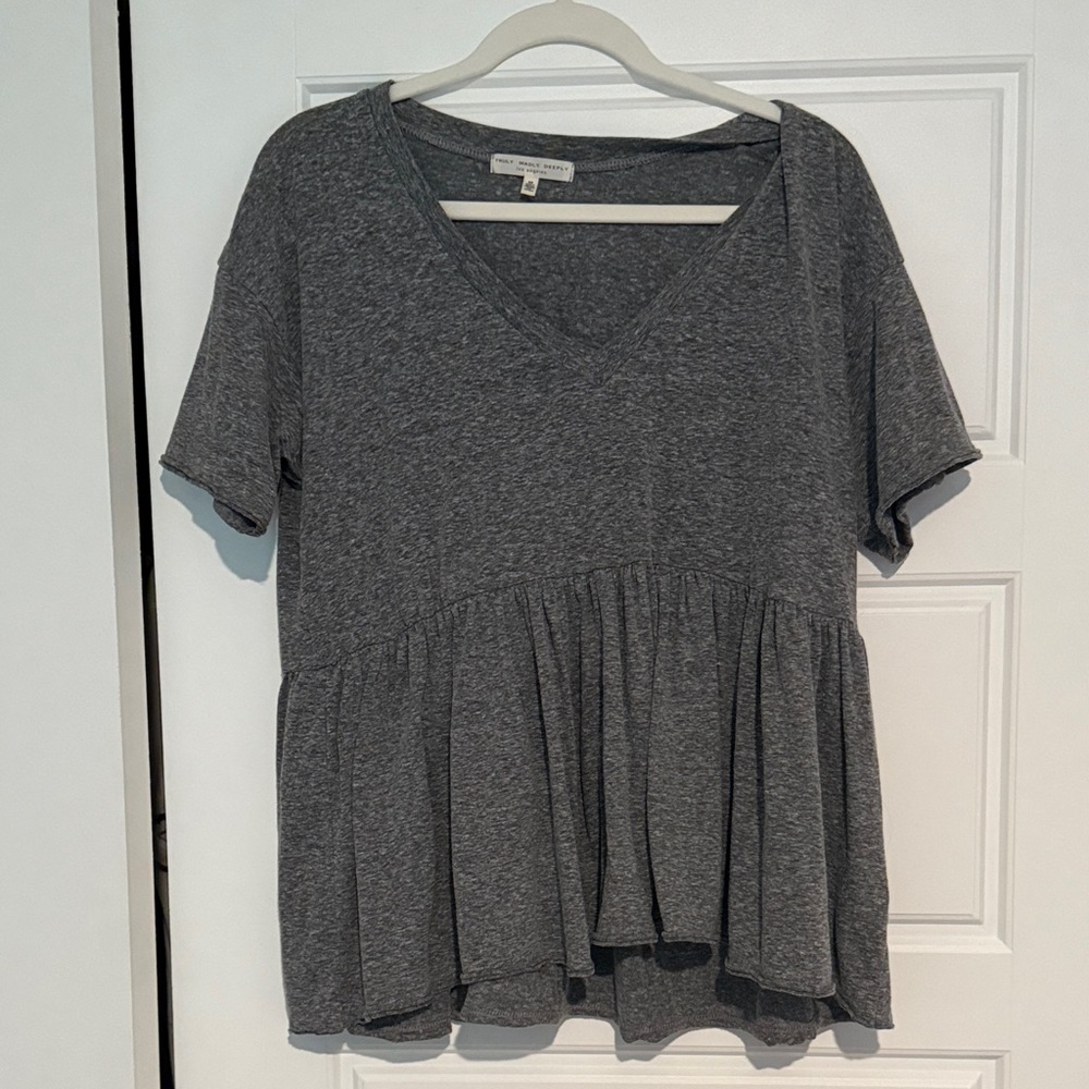 Truly Madly Deeply Heather Gray V-Neck Peplum Blouse